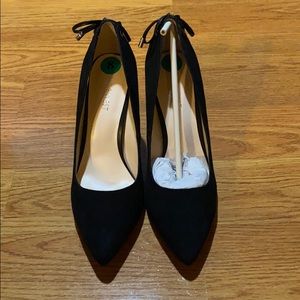 Nine West black suede heels